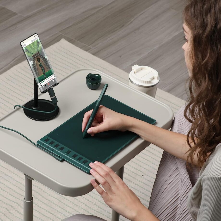 Huion Inspiroy 2 2023 Medium Drawing Tablet with Scroll Wheel - Green