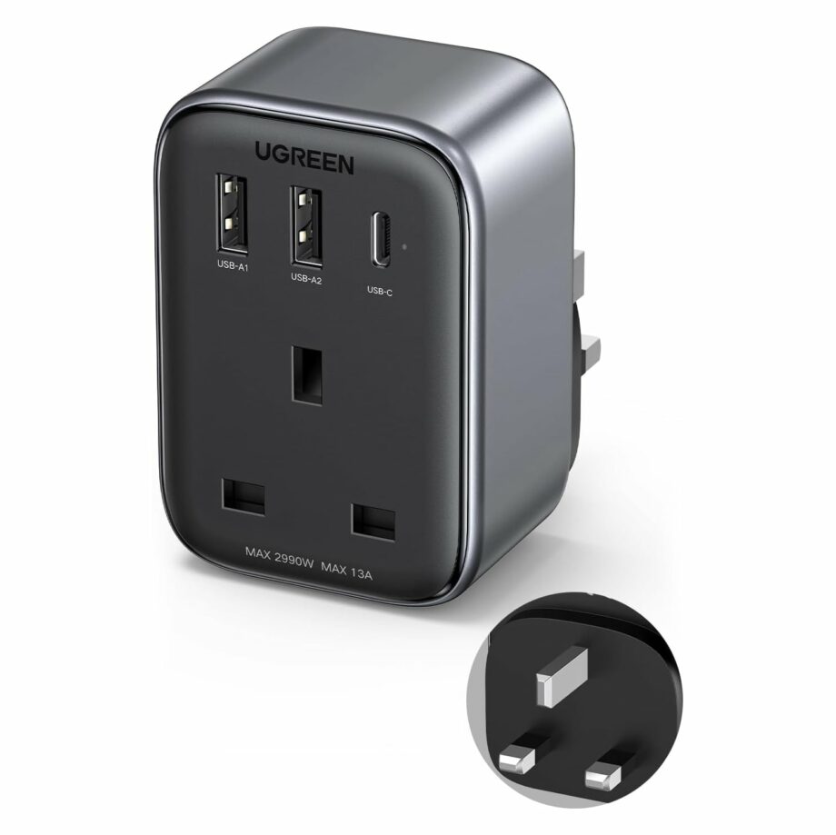 UGREEN 4-in-1 30W and AC Outlet Wall Plug Extender - UK Plug