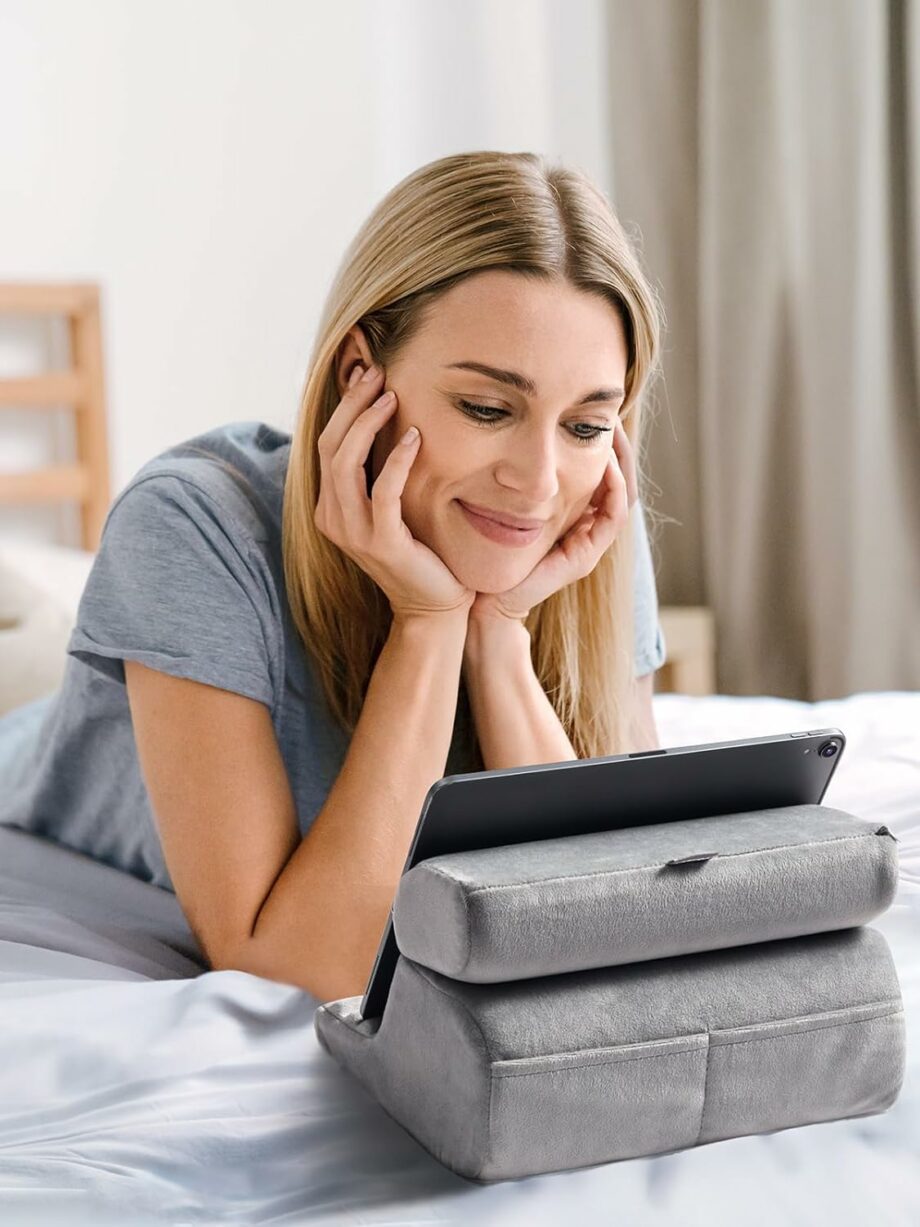 UGREEN Tablet Pillow Stand for Lap Soft Holder Bed with 3 Viewing Angles
