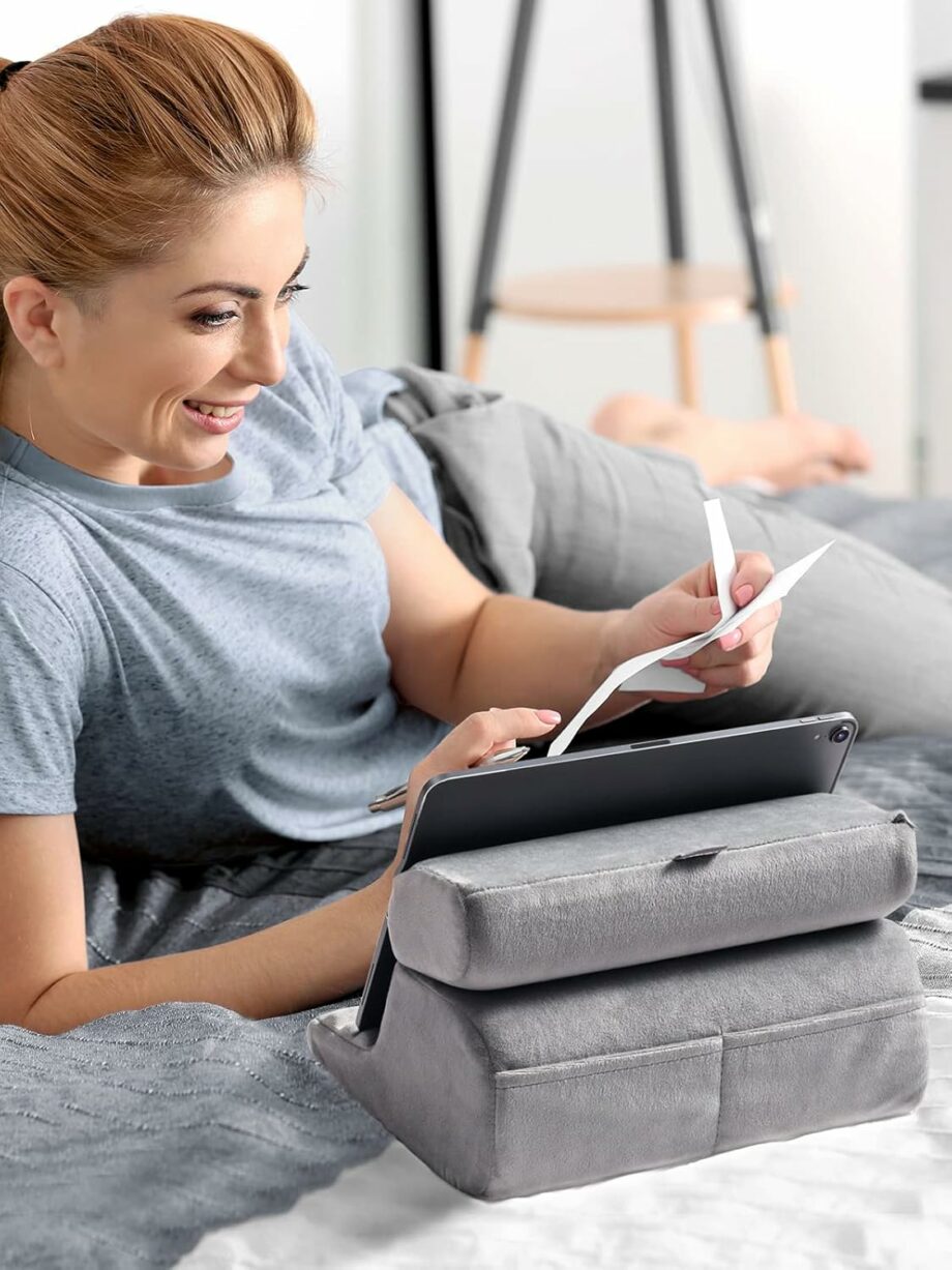 UGREEN Tablet Pillow Stand for Lap Soft Holder Bed with 3 Viewing Angles