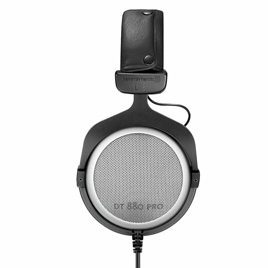 beyerdynamic DT 880 Pro 250 ohm Over-Ear Studio Headphones