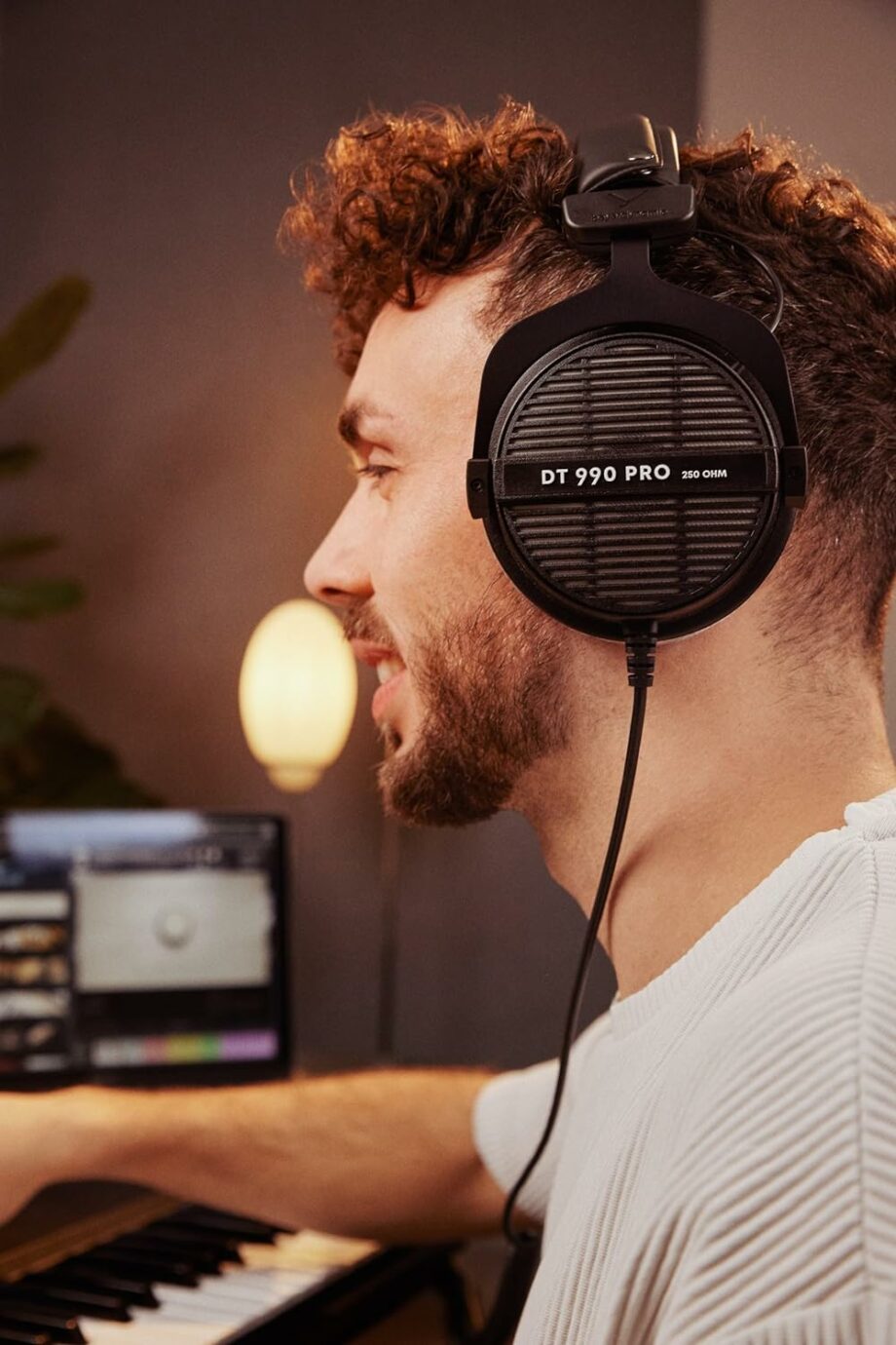 beyerdynamic DT 990 Pro 250 ohm Over-Ear Studio Headphones (Pre-Order)
